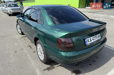 Седан Audi A4 2000 в 