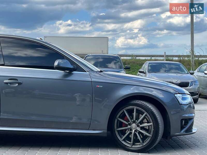 Седан Audi A4 2015 в Львове