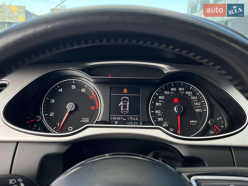 Седан Audi A4 2015 в Львове