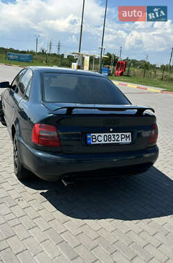 Седан Audi A4 1995 в Ивано-Франковске