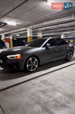 Седан Audi A4 2020 в 