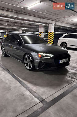 Седан Audi A4 2020 в 