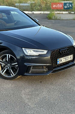 Седан Audi A4 2016 в 