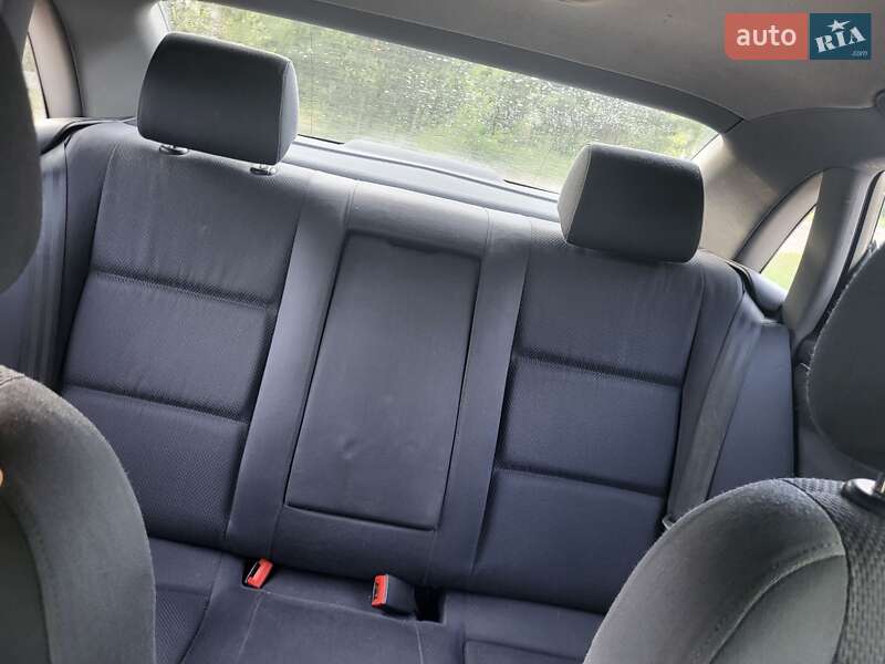 Седан Audi A4 2002 в Киеве