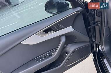 Седан Audi A4 2018 в 