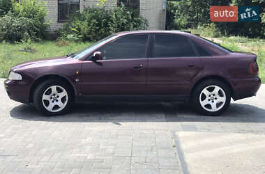 Седан Audi A4 1997 в Немирове