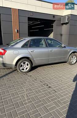 Седан Audi A4 2002 в 