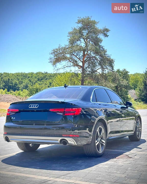Седан Audi A4 2016 в Ужгороде