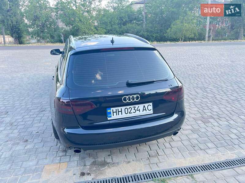 Универсал Audi A4 2011 в Раздельной