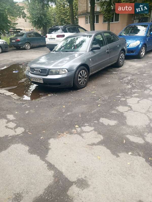 Седан Audi A4 1997 в Киеве