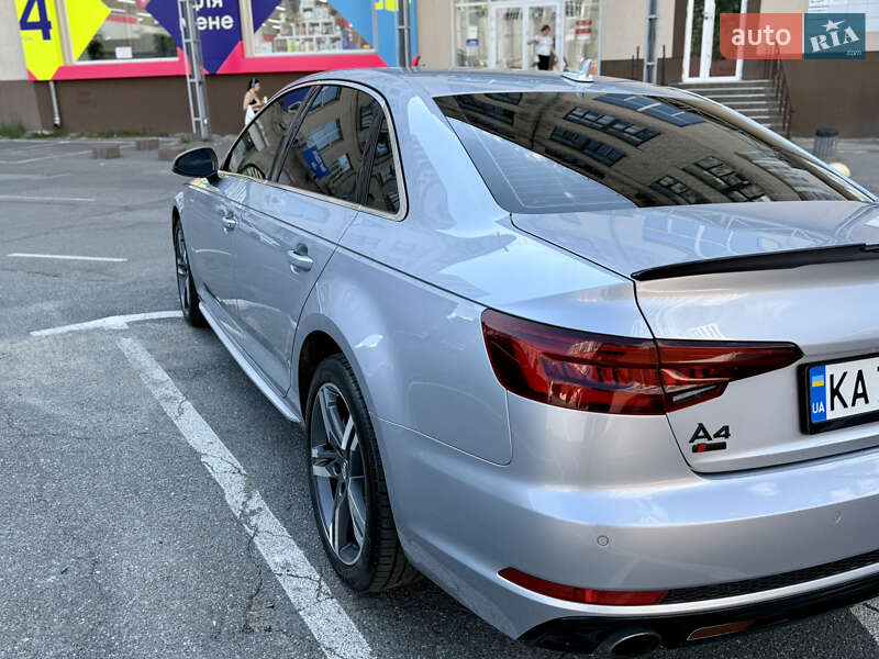 Седан Audi A4 2018 в Киеве