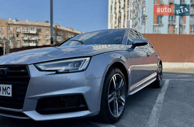 Седан Audi A4 2018 в 