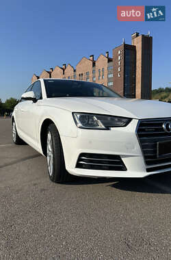 Седан Audi A4 2016 в 
