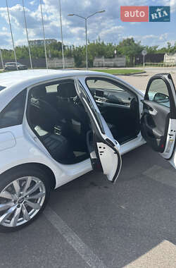 Седан Audi A4 2016 в 