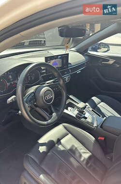 Седан Audi A4 2021 в 