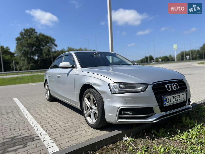 Седан Audi A4 2013 в Львові