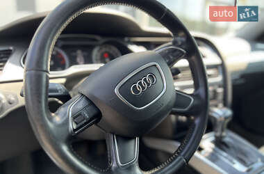 Седан Audi A4 2013 в Львове