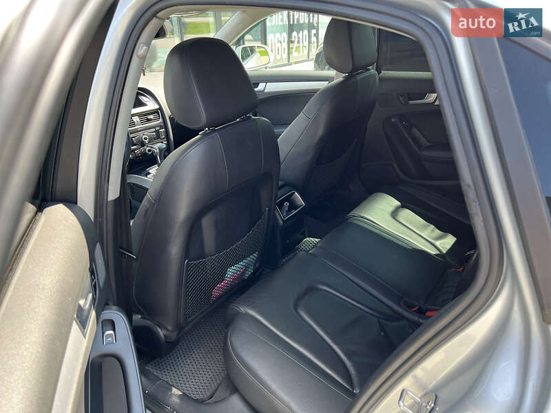 Седан Audi A4 2013 в Львові