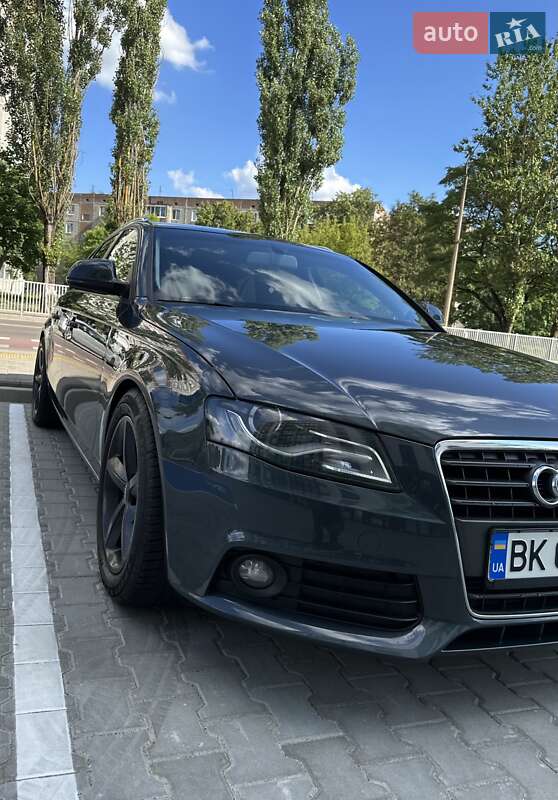 Универсал Audi A4 2009 в Вараше