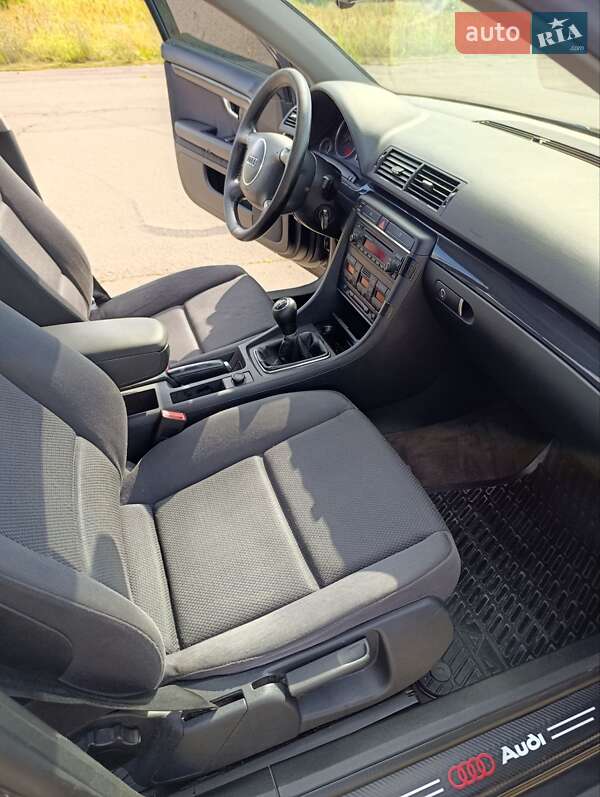 Седан Audi A4 2004 в Любешове