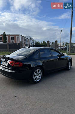 Седан Audi A4 2010 в 
