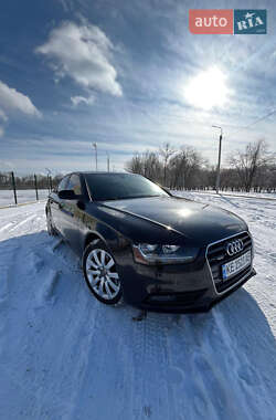Седан Audi A4 2013 в 
