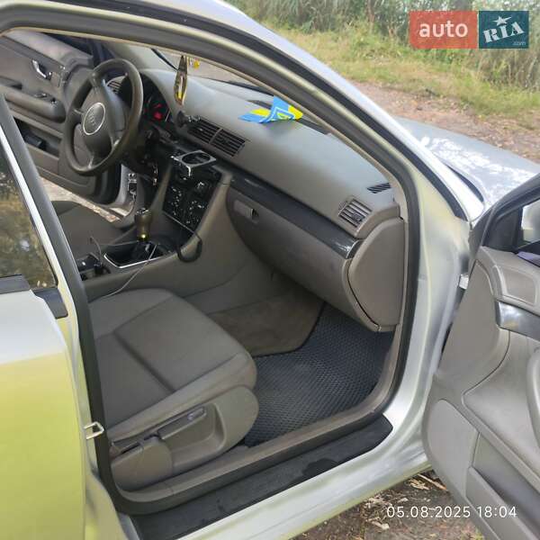Седан Audi A4 2002 в Глухове