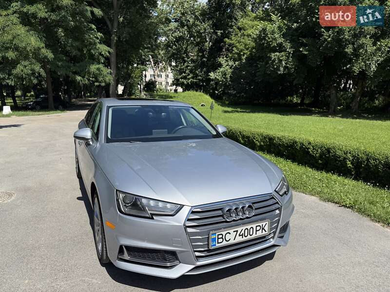 Седан Audi A4 2019 в 