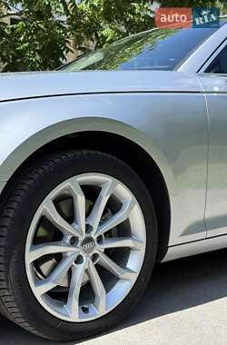 Седан Audi A4 2019 в 
