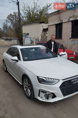 Седан Audi A4 2023 в 