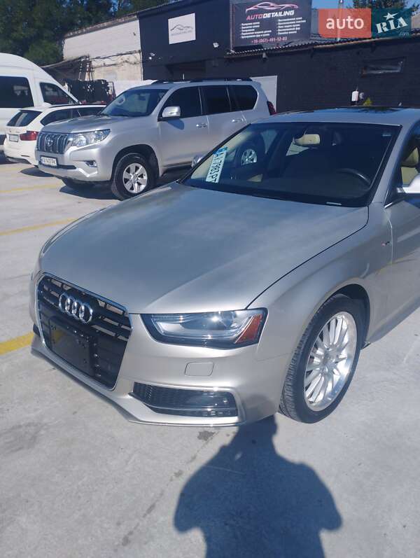 Седан Audi A4 2013 в Киеве