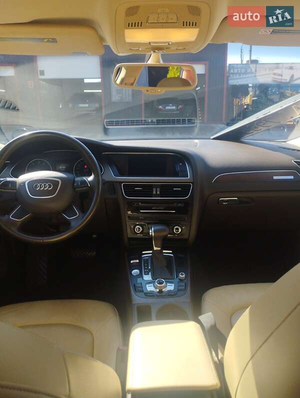 Седан Audi A4 2013 в Киеве