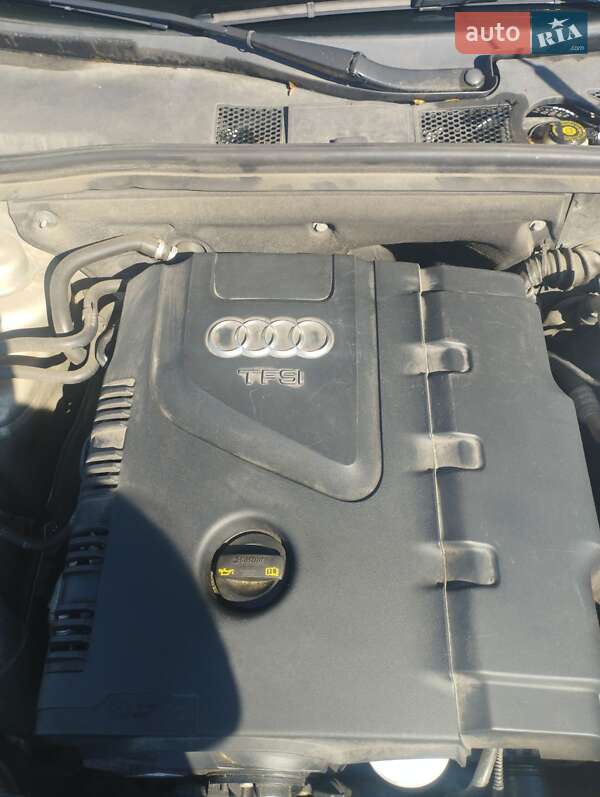 Седан Audi A4 2013 в Киеве