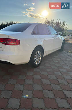 Седан Audi A4 2014 в 