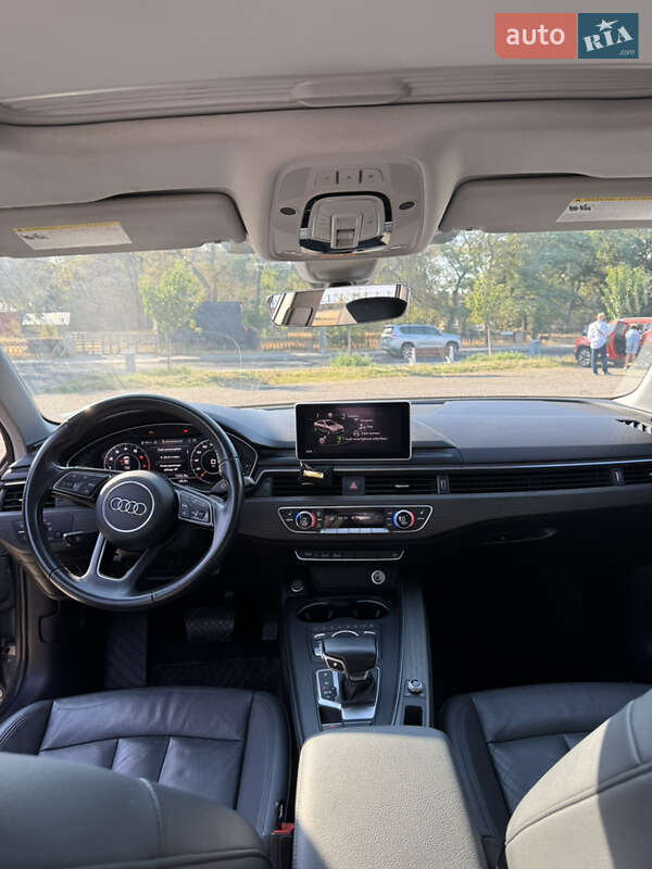 Седан Audi A4 2017 в Одессе