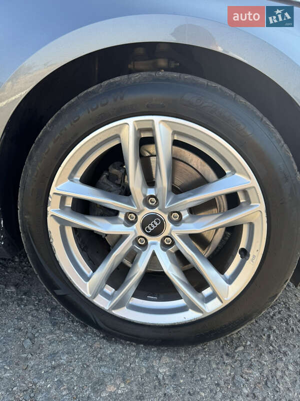 Седан Audi A4 2017 в Одессе