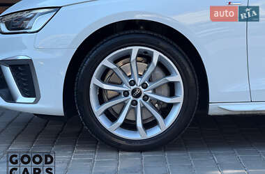 Седан Audi A4 2021 в 