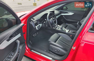 Седан Audi A4 2017 в 