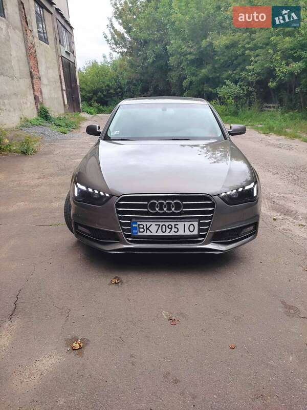 Audi A4 2014