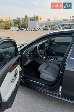Седан Audi A4 2020 в 