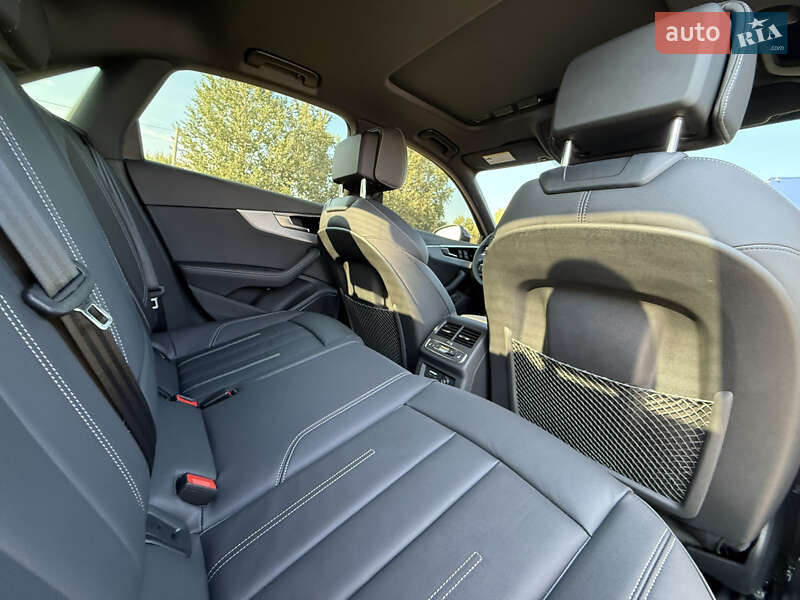 Седан Audi A4 2023 в Киеве