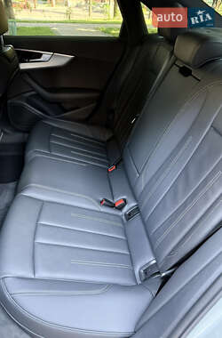 Седан Audi A4 2023 в 