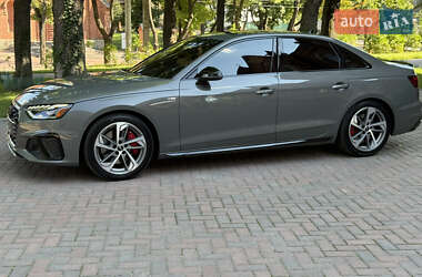Седан Audi A4 2023 в 