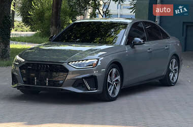 Седан Audi A4 2023 в 