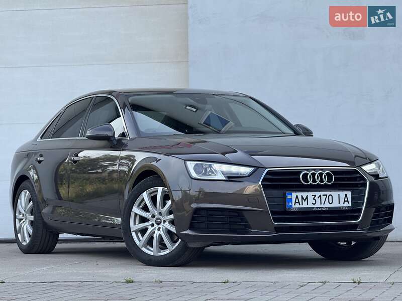 Седан Audi A4 2016 в Сарнах