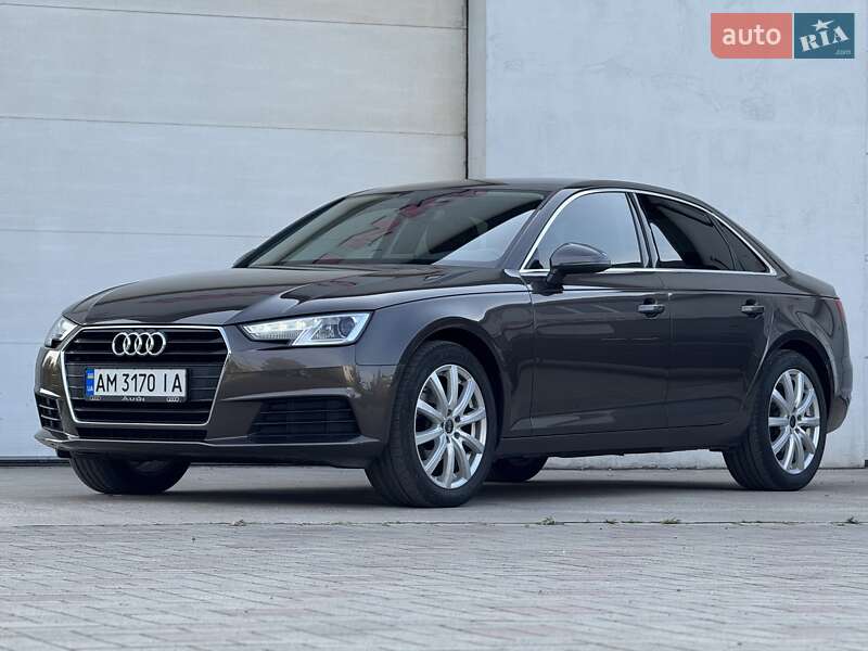 Седан Audi A4 2016 в Сарнах