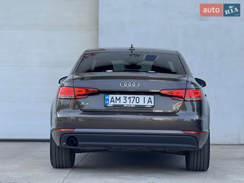 Седан Audi A4 2016 в Сарнах