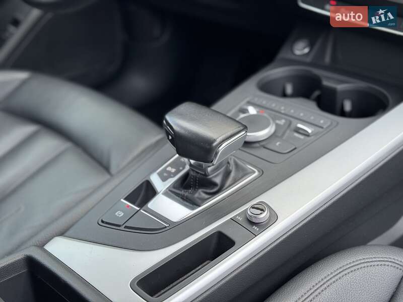 Седан Audi A4 2016 в Сарнах
