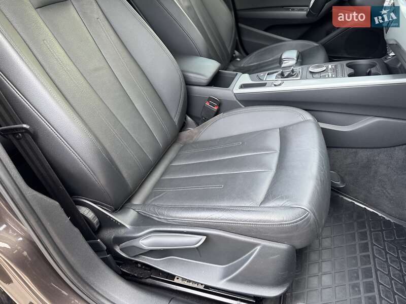 Седан Audi A4 2016 в Сарнах