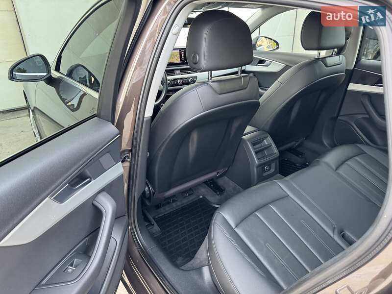 Седан Audi A4 2016 в Сарнах